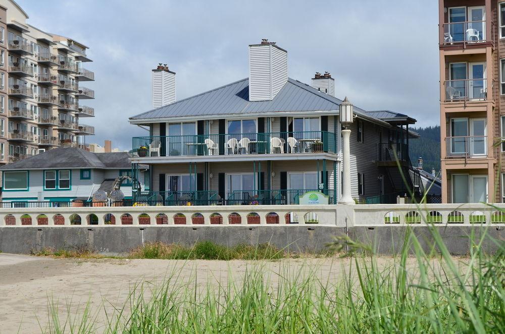 At The Prom Oceanfront Inn 4*