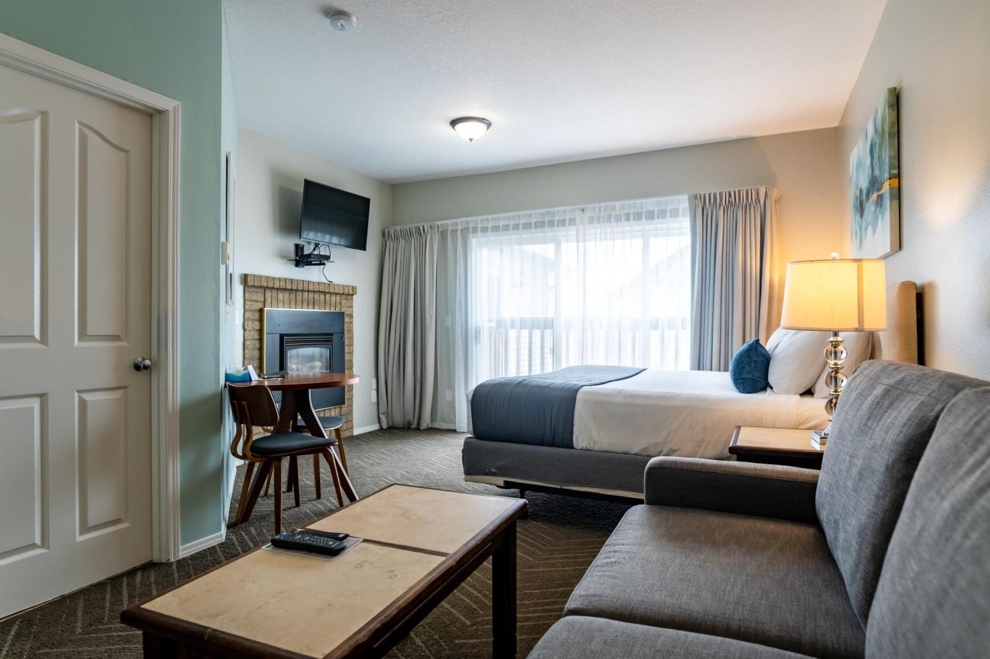 At The Prom Oceanfront Inn 4*